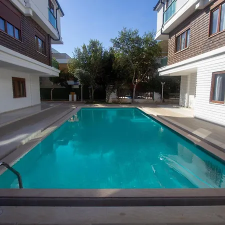 Lara Breeze Homes Apartman *